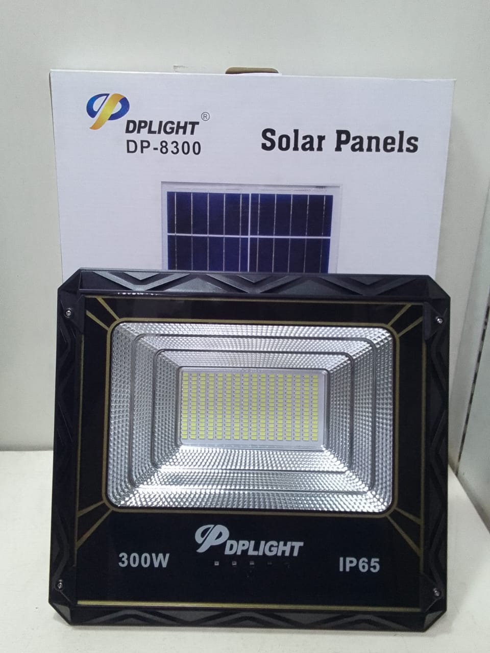 300W (1)