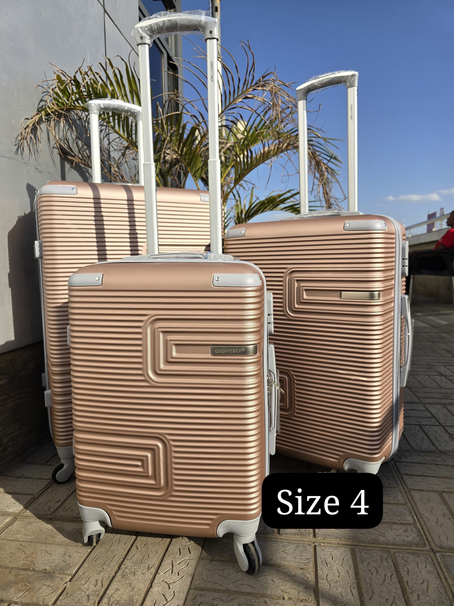 3 in 1 Luxurious Fibre Suitcase - Image 3